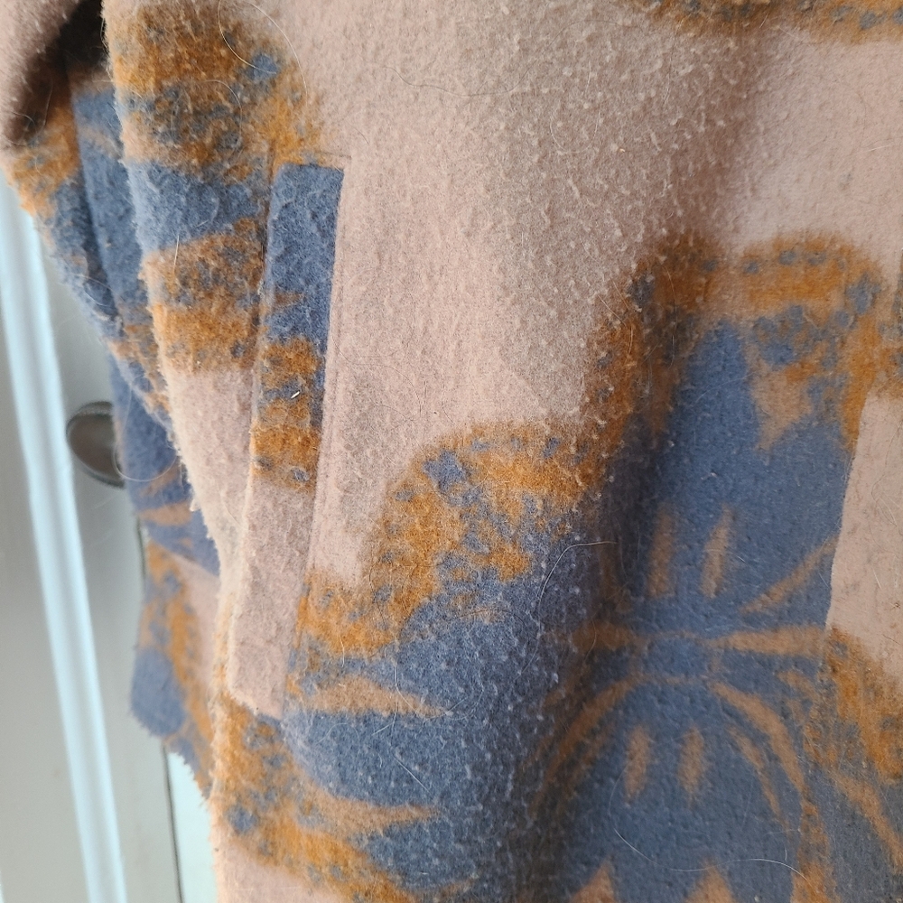 Blue Cream Geometric Pattern Jacket - image 3